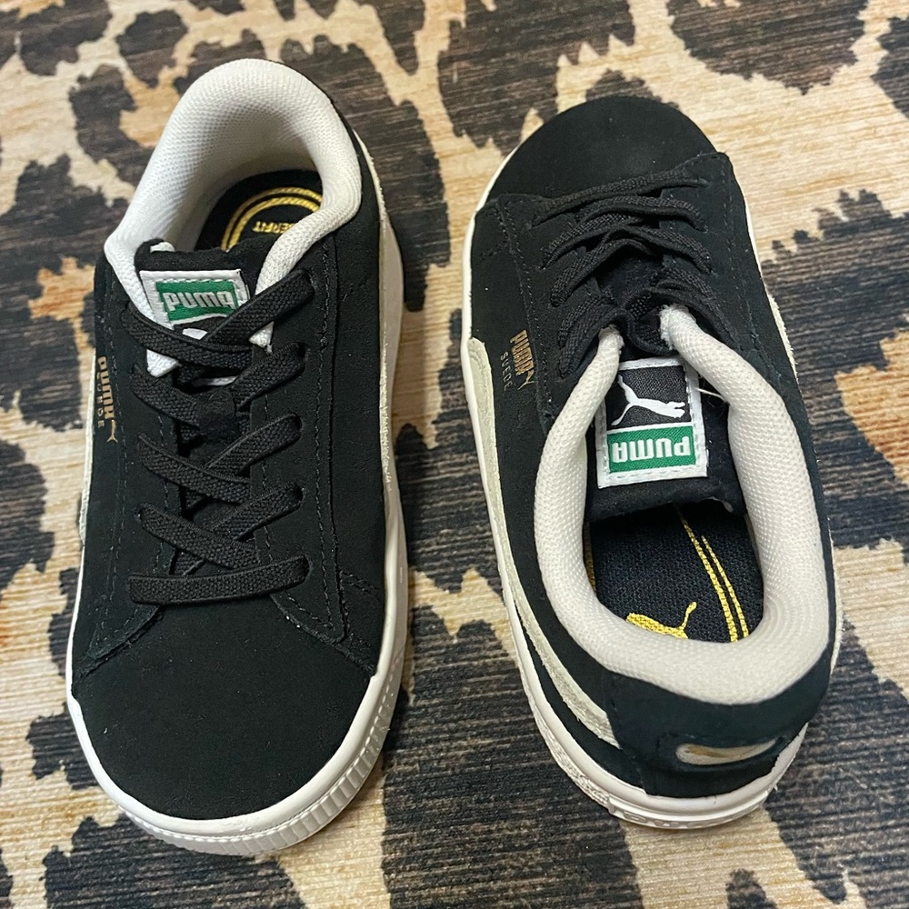 Suede Classic XXI
Kid size 9. 
Very good